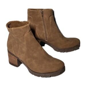 KORKS Women's Esmerelda Lug Sole Booties  Color Brown Size  9.5 side zip